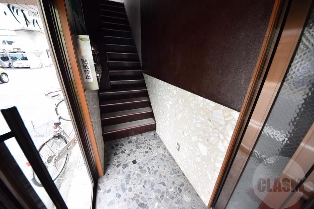 21/29 エントランス