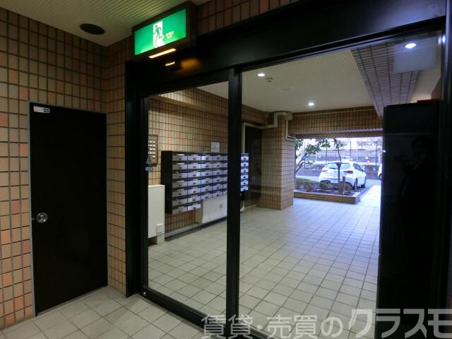 28/30 エントランス