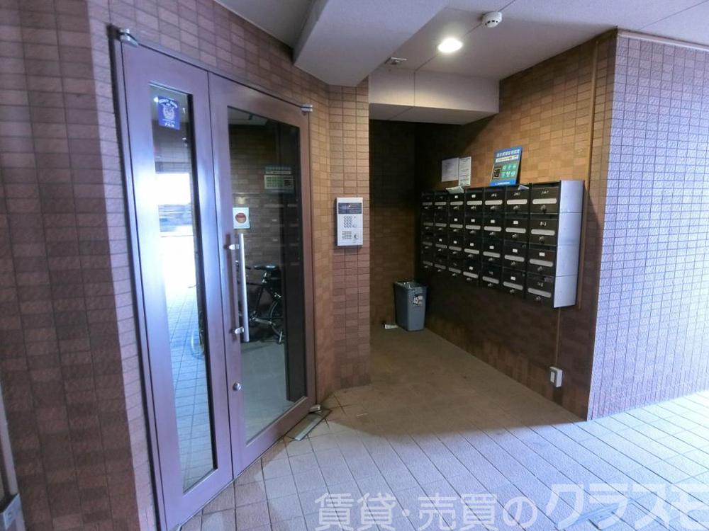 28/30 エントランス