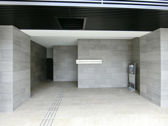 2/4 エントランス