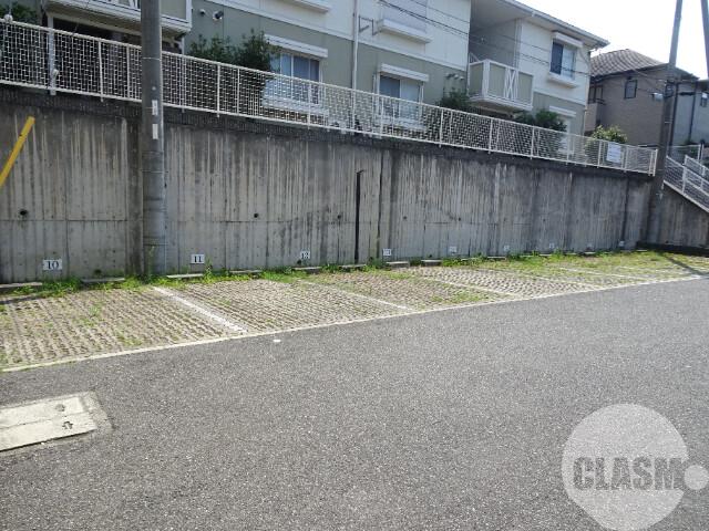 2/13 駐車場