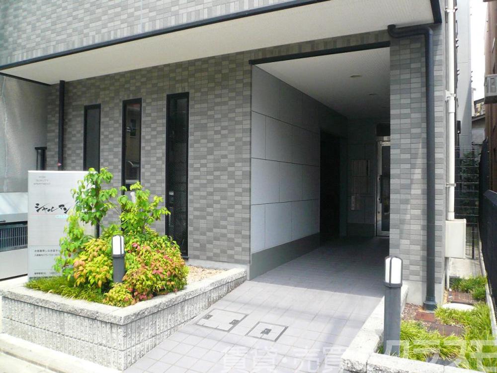 29/30 エントランス