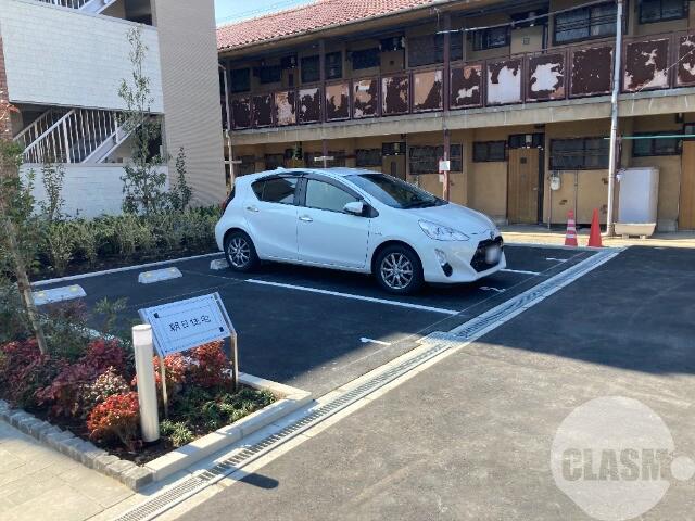 22/27 駐車場