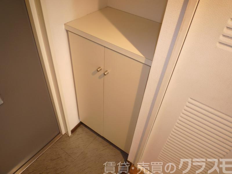 16/30 玄関
