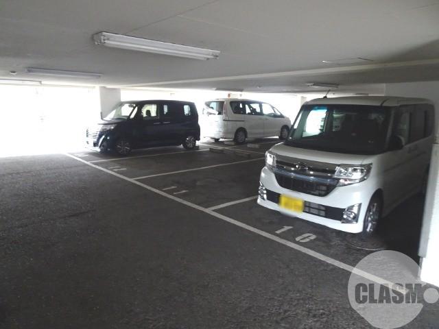 20/30 駐車場