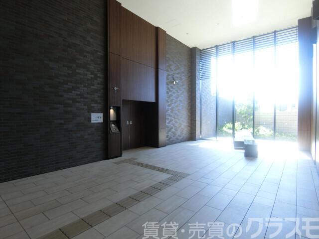 28/30 エントランス