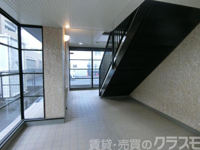 28/30 エントランス