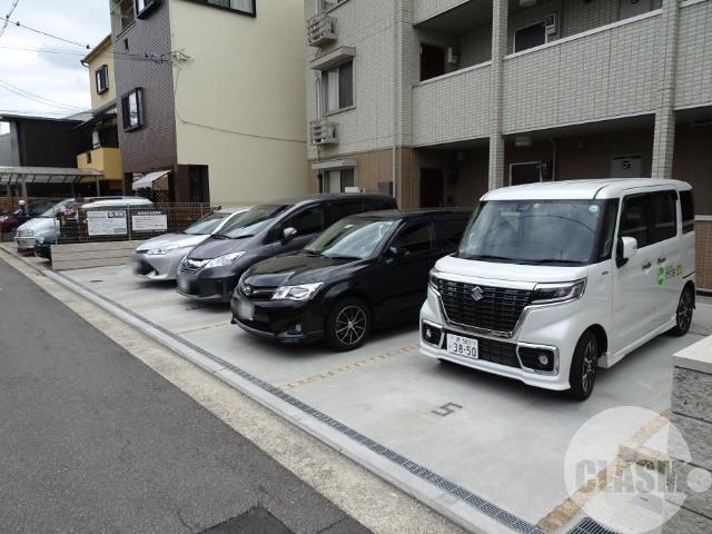 23/30 駐車場