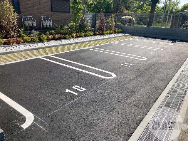 23/30 駐車場