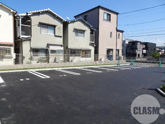 23/30 駐車場