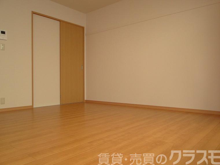 15/30 寝室