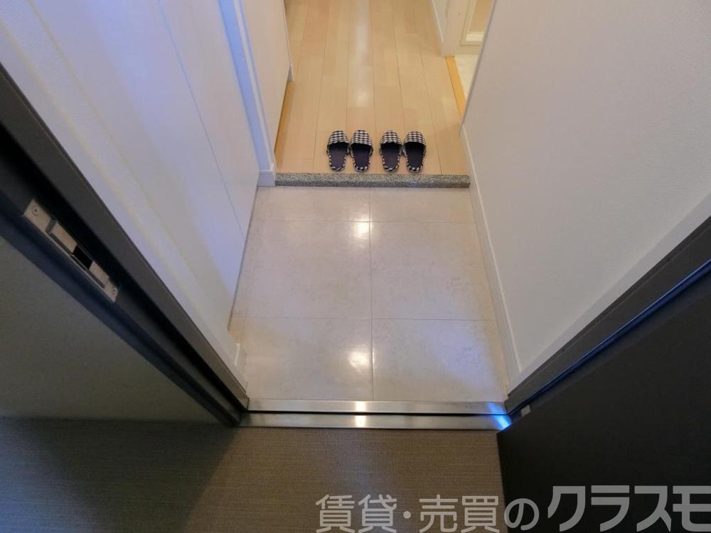 16/30 玄関