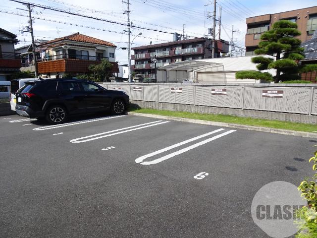 22/30 駐車場