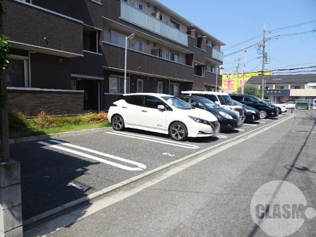 22/30 駐車場