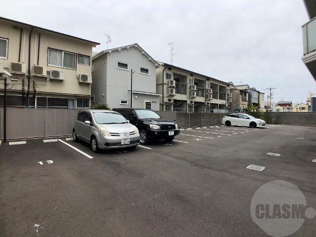 22/30 駐車場