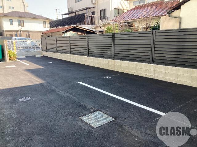 23/28 駐車場