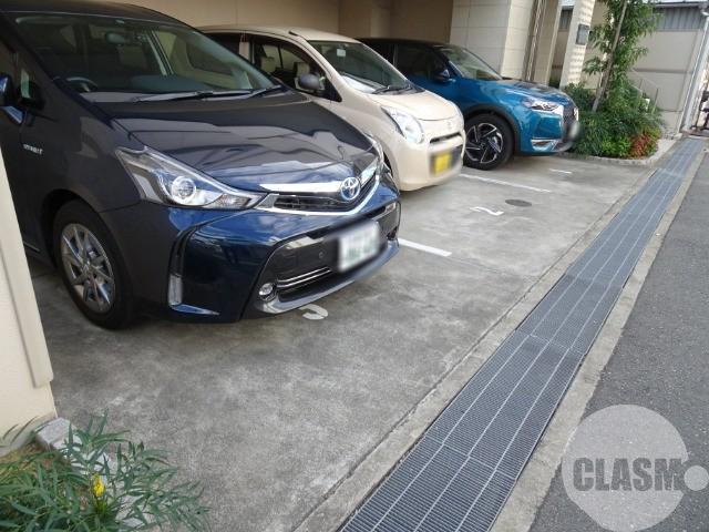 22/30 駐車場