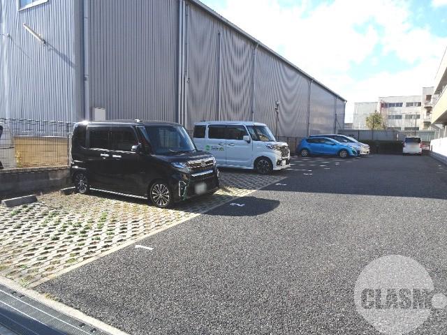 22/30 駐車場