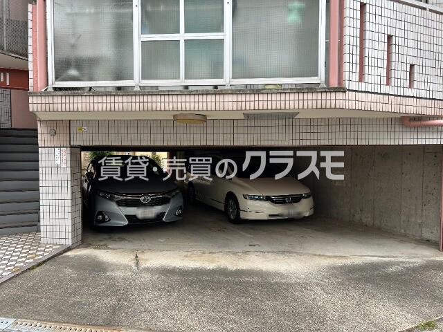16/17 駐車場