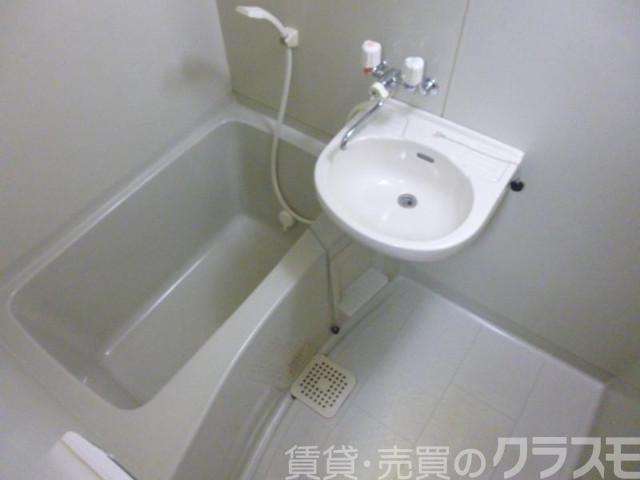 21/30 浴室