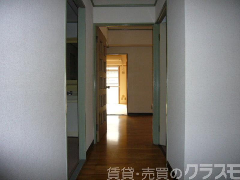 16/30 玄関