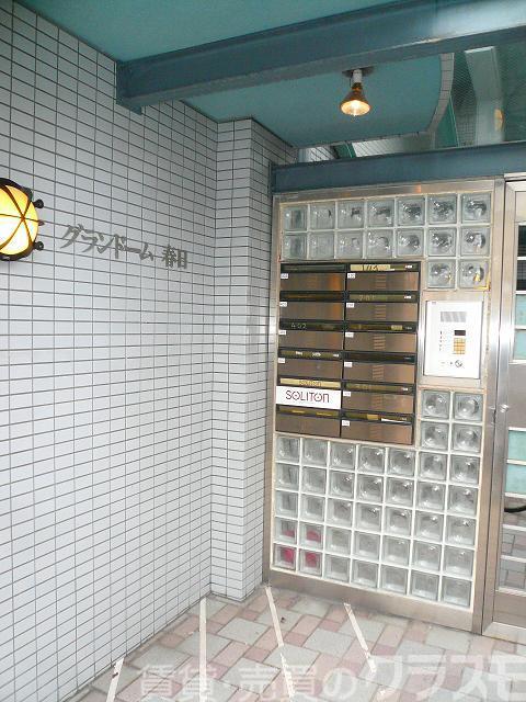 2/2 エントランス