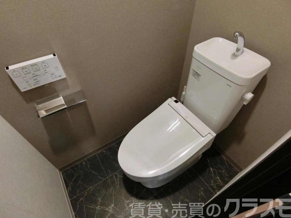20/30 トイレ
