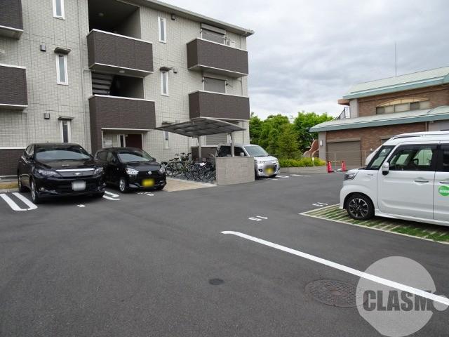 22/30 駐車場