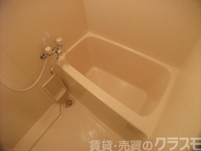 21/30 浴室