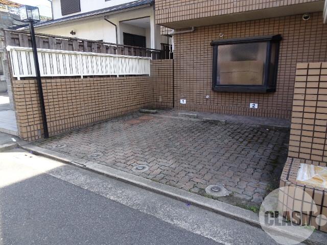 18/23 駐車場