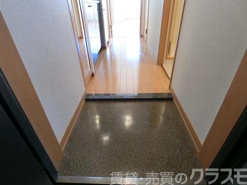 16/30 玄関