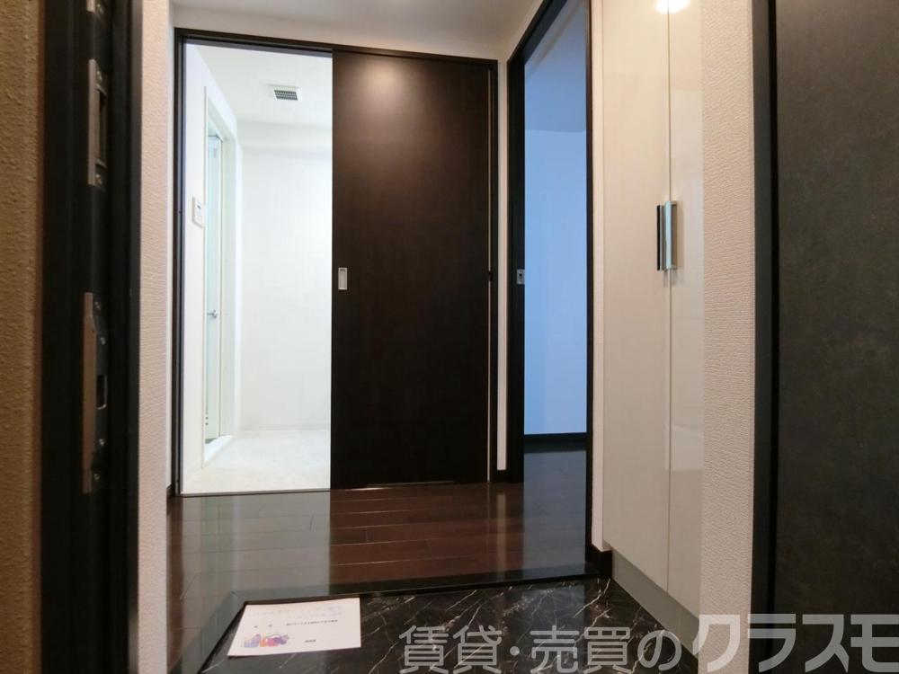 16/30 玄関