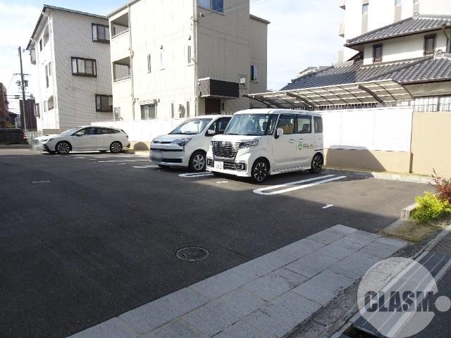 22/30 駐車場
