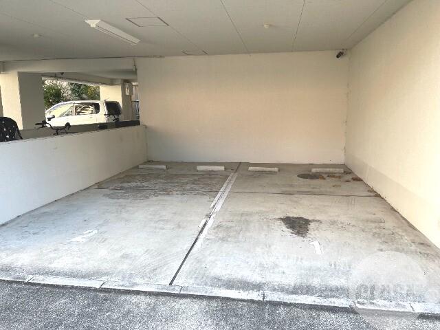 2/7 駐車場
