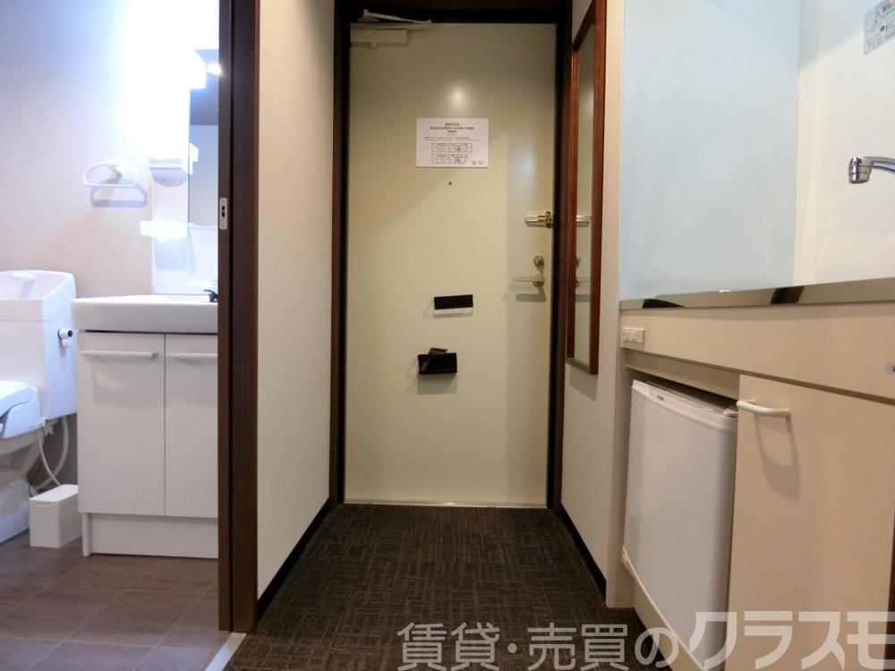 17/30 玄関