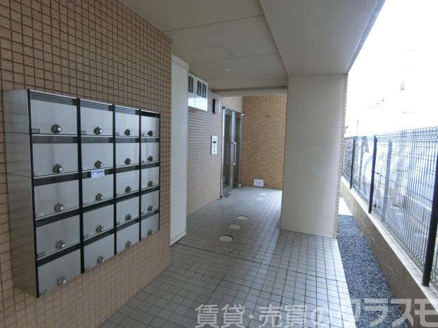 2/4 エントランス