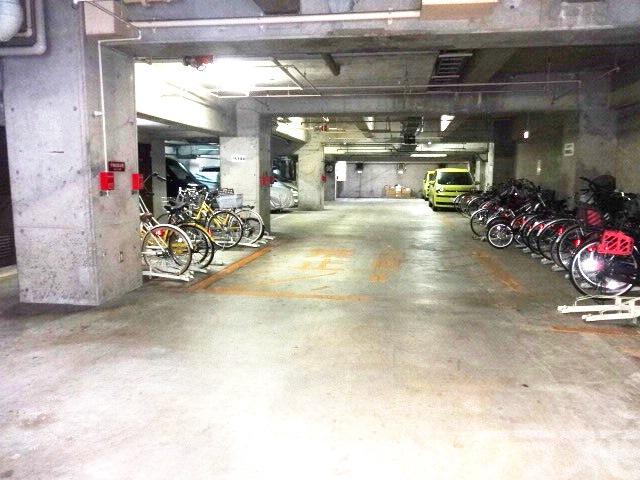 17/23 駐車場