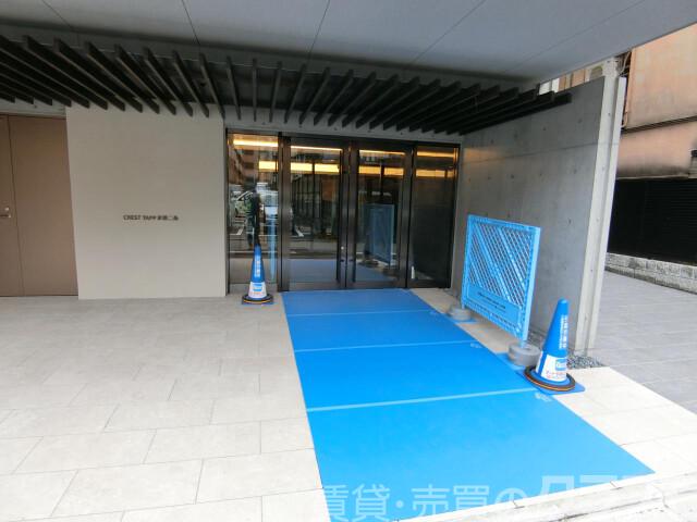 28/30 エントランス