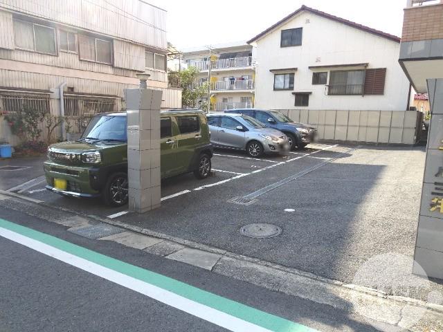 21/26 駐車場