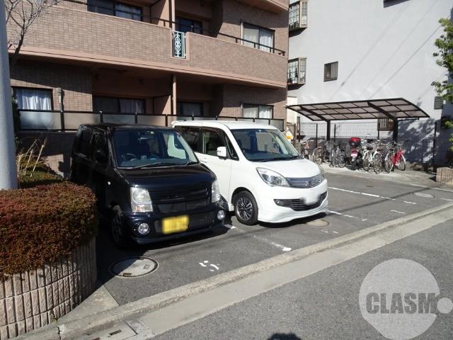 22/30 駐車場