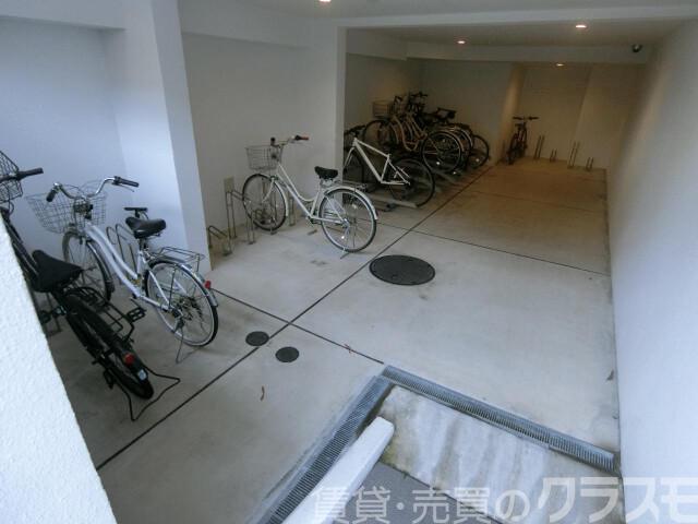 20/30 駐車場