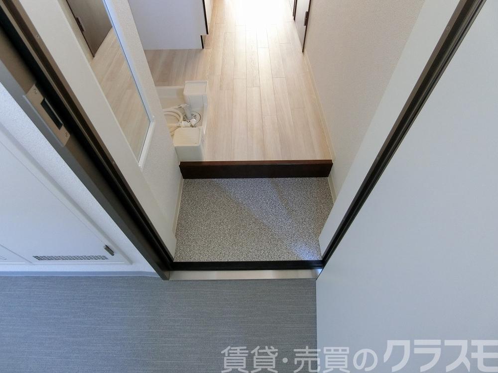 16/30 玄関