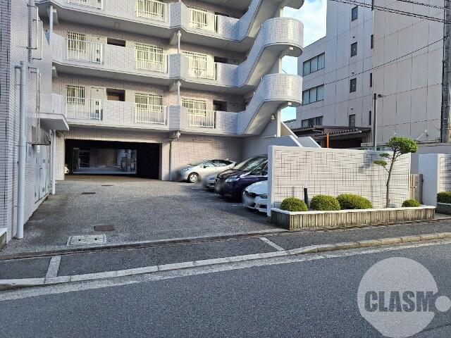 22/30 駐車場