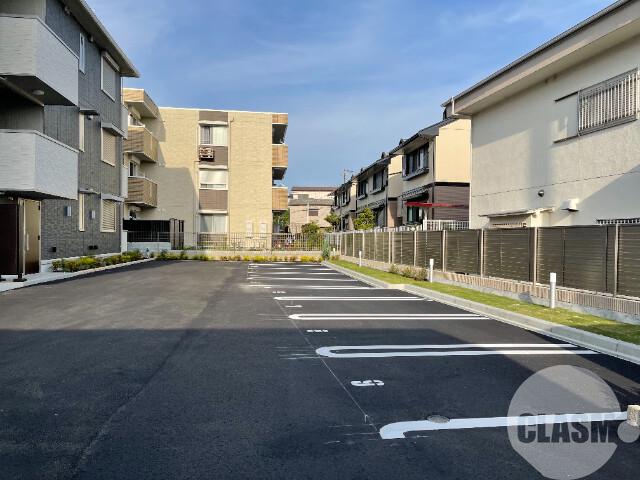 23/30 駐車場