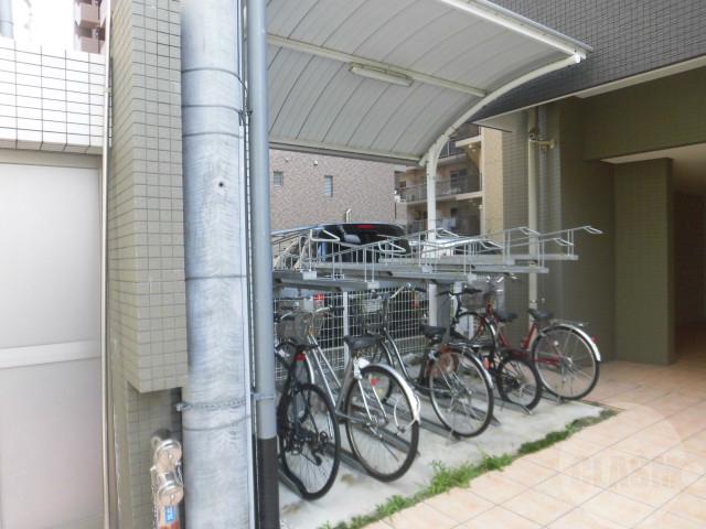 22/27 駐車場