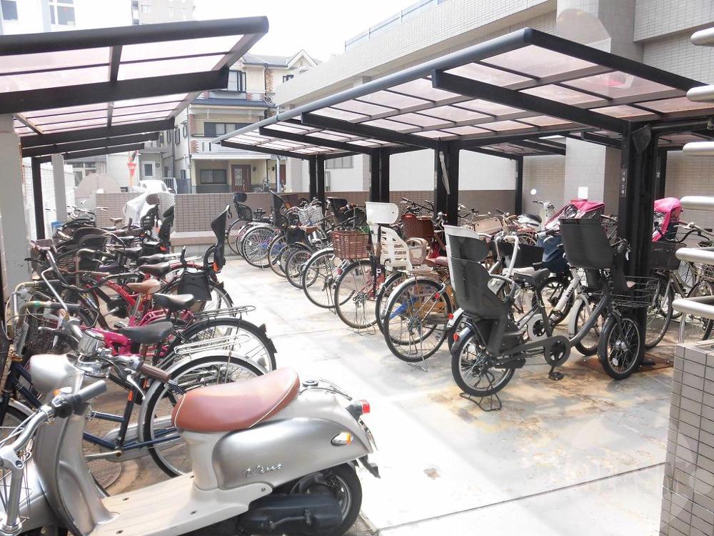 21/26 駐車場