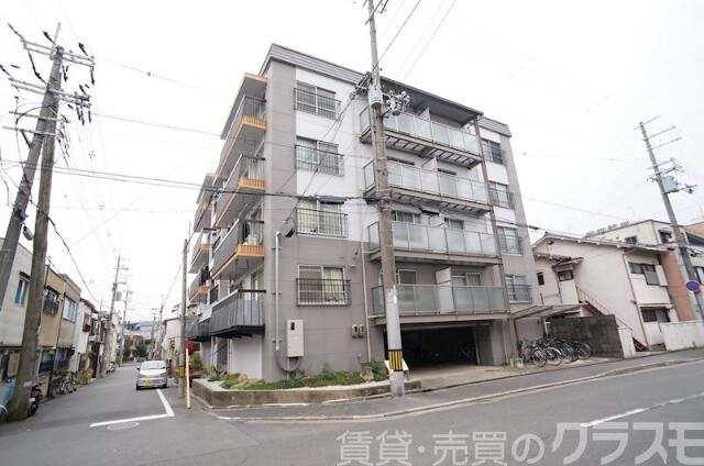 2/4 エントランス