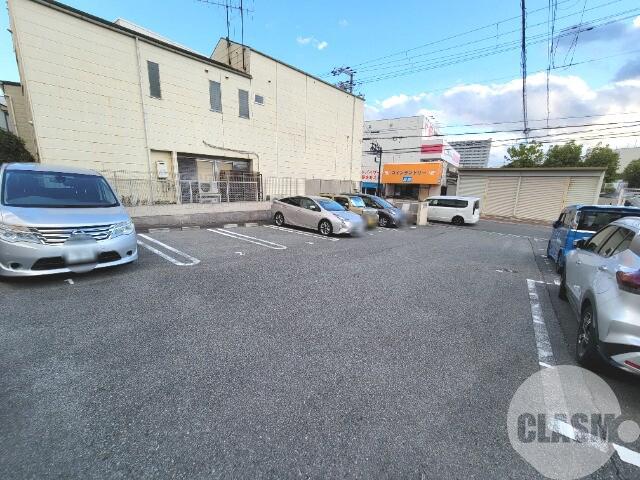 23/30 駐車場