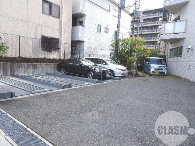 22/30 駐車場
