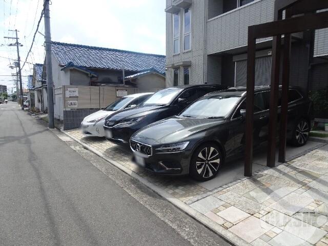 20/30 駐車場